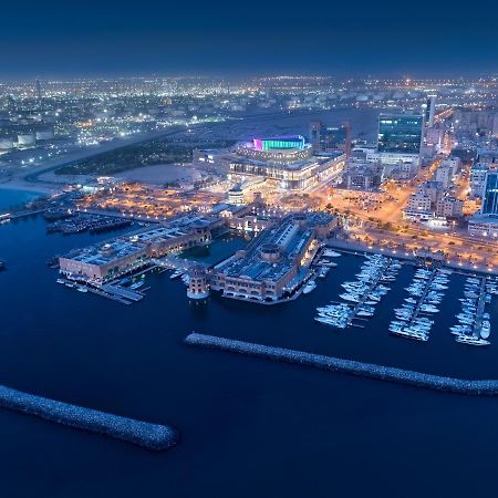 ホテル ハイアット リージェンシー アル カウト モール クウェート エクステリア 写真 Aerial view of the marina