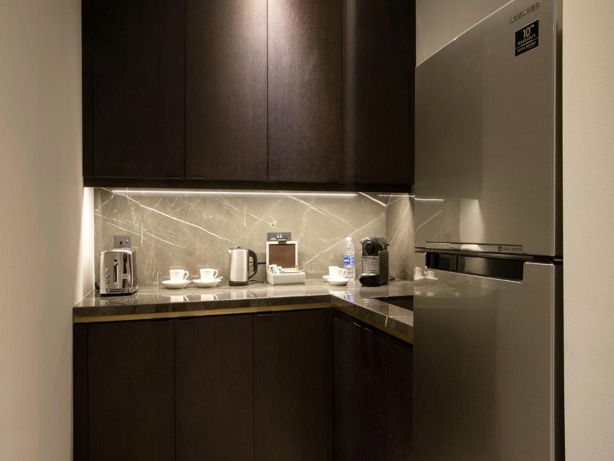 ホテル ハイアット リージェンシー アル カウト モール クウェート エクステリア 写真 A kitchen in a hotel room