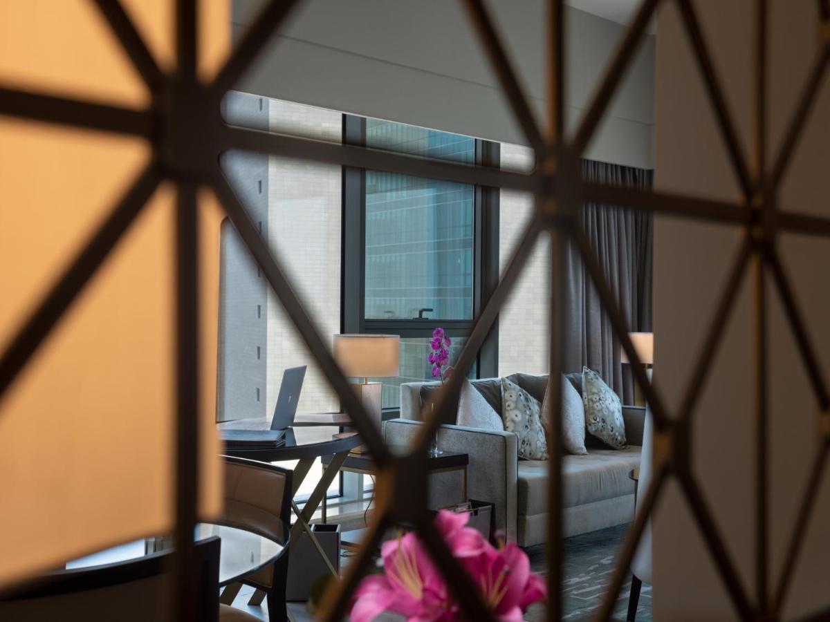ホテル ハイアット リージェンシー アル カウト モール クウェート エクステリア 写真 The interior of the hotel