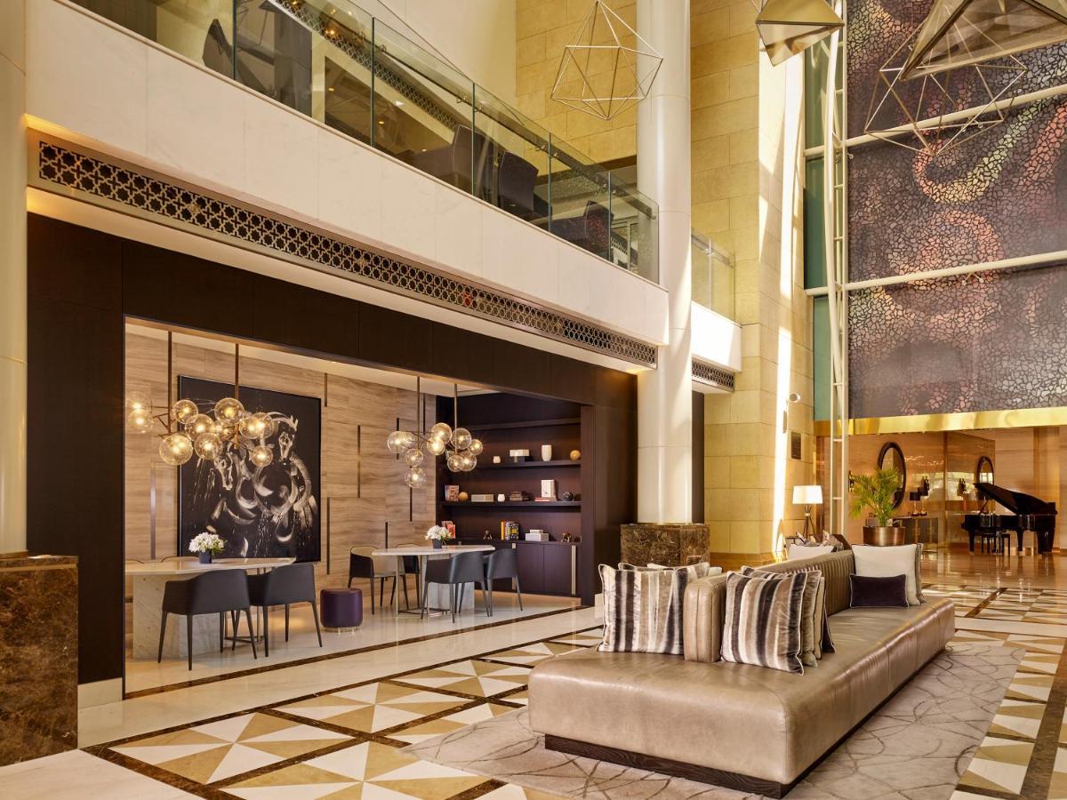 ホテル ハイアット リージェンシー アル カウト モール クウェート エクステリア 写真 The lobby of the hotel